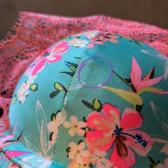 Bright Pink and Floral Victoria Secret Very Sexy Bra - Picture 9 of 10